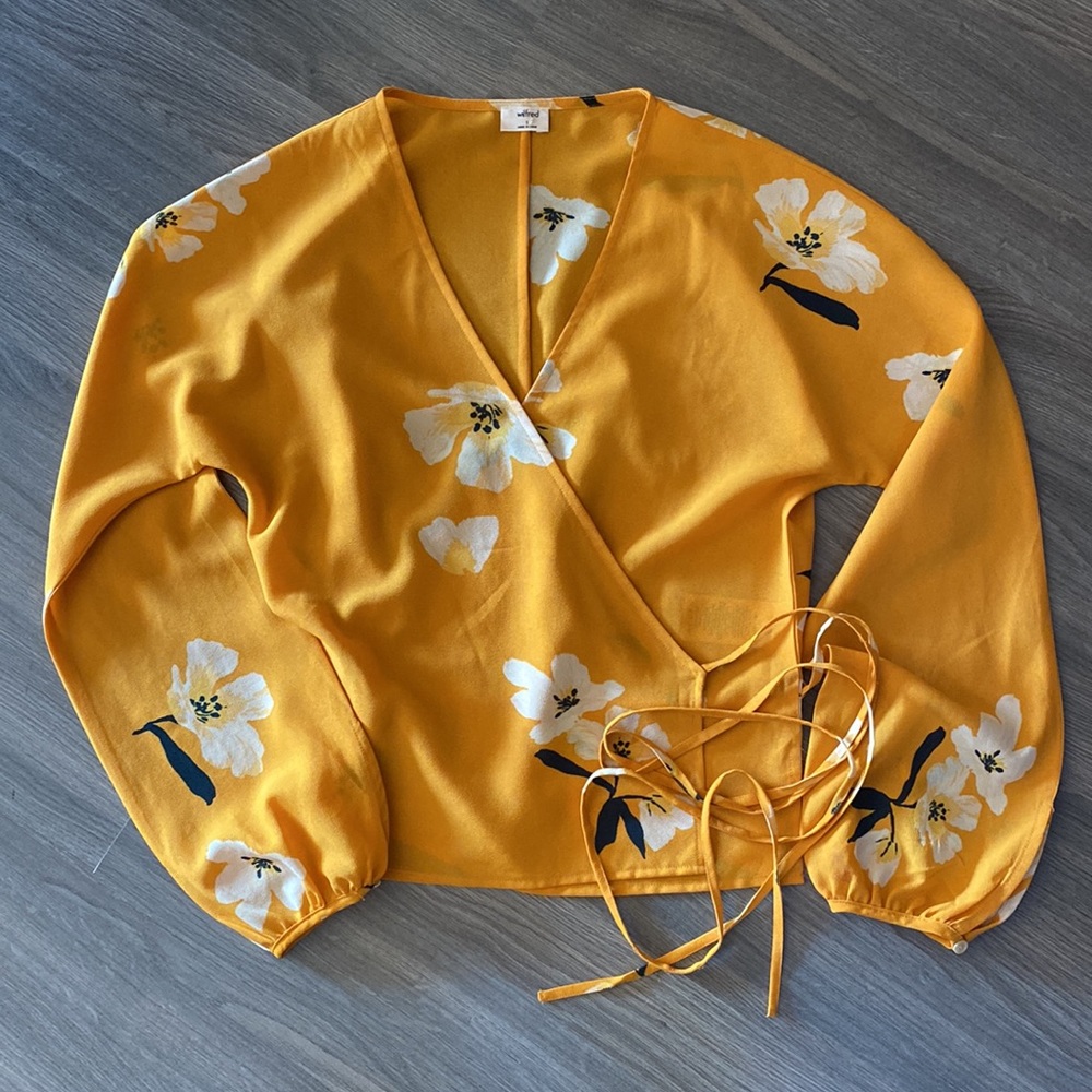 Aritzia WILFRED Lilia Floral Wrap Blouse with Ties available in S and L - Picture 8 of 16